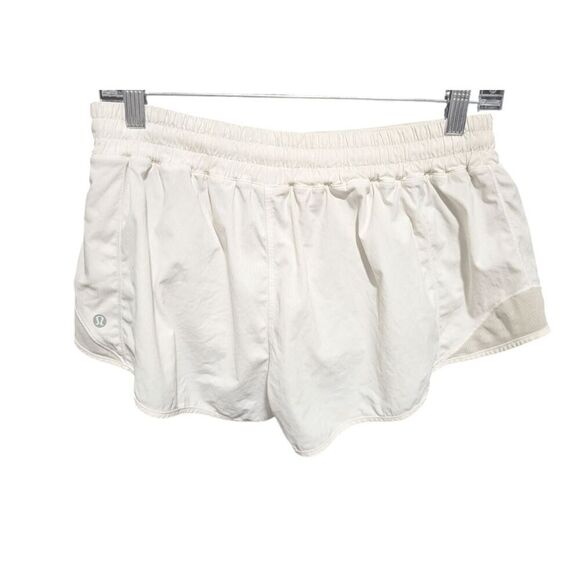 LULULEMON ATHLETICA Hotty Hot Short II '2.5" Size 10 - Picture 3 of 3